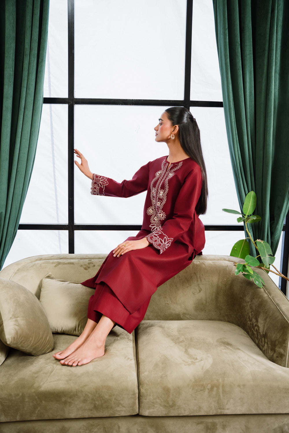 Fiora 2pc Stitched Embroidered - Talia 8502